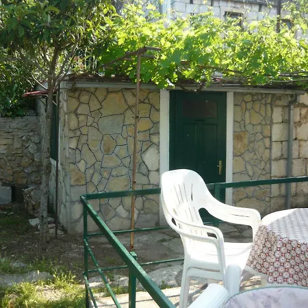 Art House Old Village Jesenice (Split-Dalmatia)